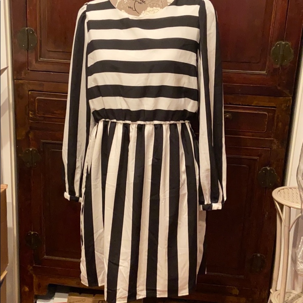 Lovely striped black and white dress